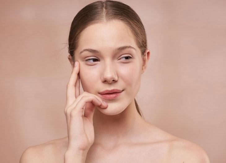 8 cosas que los dermatólogos hacen para mantener su piel hermosa